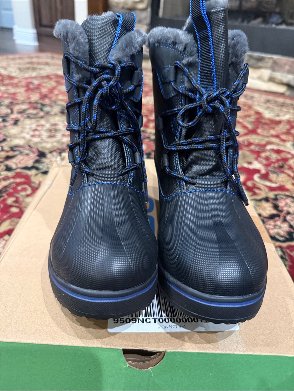 Women’s Insulated Winter Boots - Black with Blue Trim